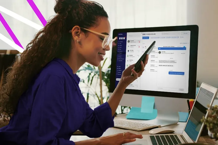 How to Send SMS to B2B Customers & Close Deals